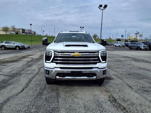 Used 2025 Chevrolet Silverado 3500 LTZ w/ LTZ Convenience Package AWD/4WD image 45