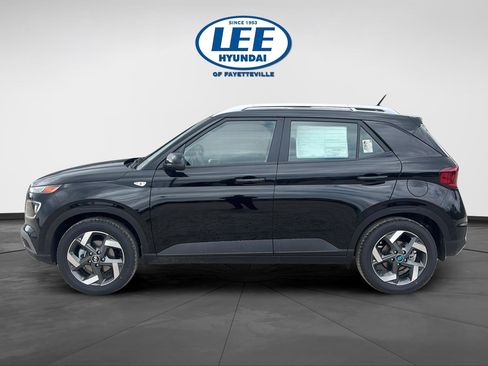 New 2026 Hyundai Venue SEL image 3