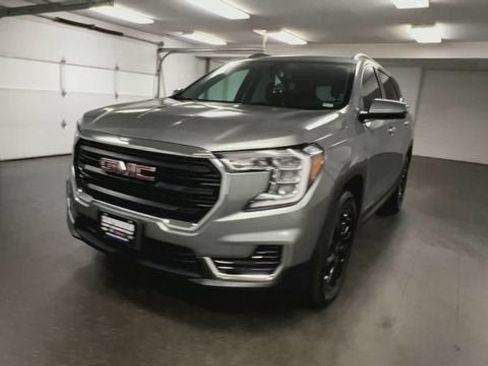 Certified 2024 GMC Terrain SLE w/ Driver Convenience Package AWD/4WD image 3