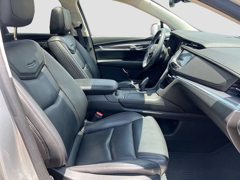 Used 2018 Cadillac XT5 Premium Luxury FWD image 31