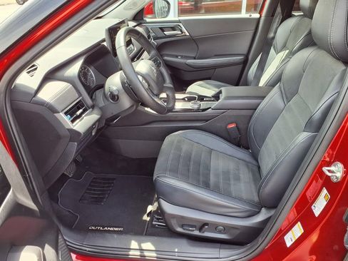 Used 2025 Mitsubishi Outlander SE AWD/4WD image 19