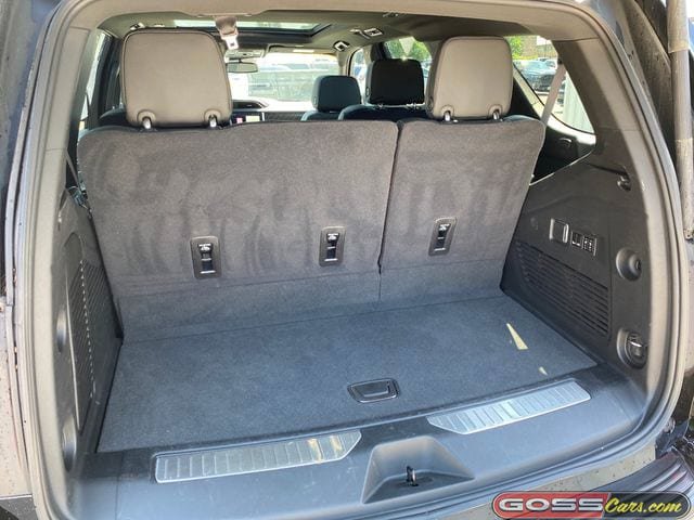 Used 2024 GMC Yukon Denali AWD/4WD image 9