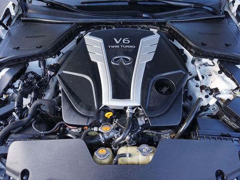 Used 2018 INFINITI Q50 Luxe w/ Cargo Package (L95) RWD image 9