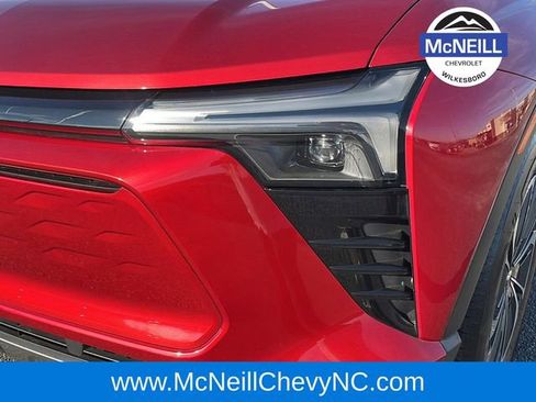 Used 2024 Chevrolet Blazer EV LT image 11