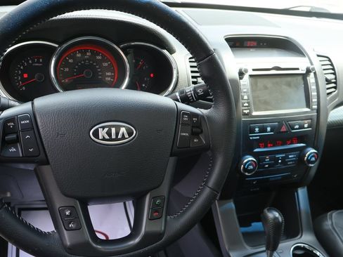 Used 2011 Kia Sorento SX FWD image 26