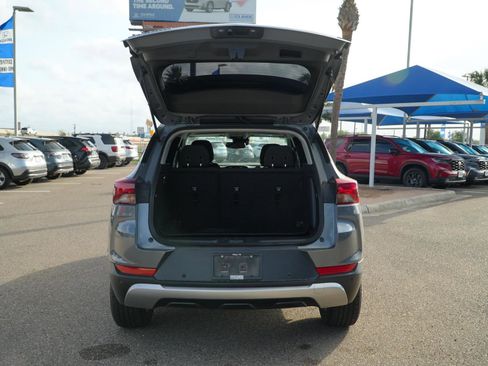 Used 2022 Chevrolet TrailBlazer LT w/ Convenience Package FWD image 7