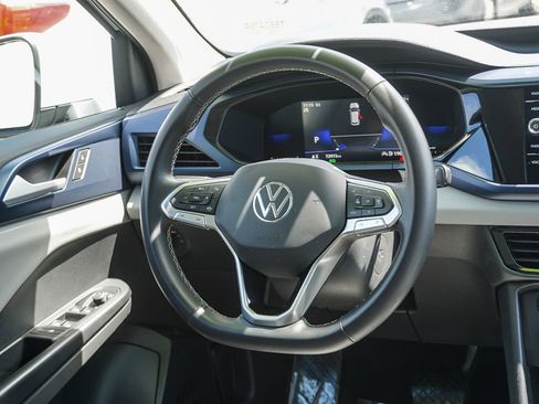 Used 2022 Volkswagen Taos SE image 18