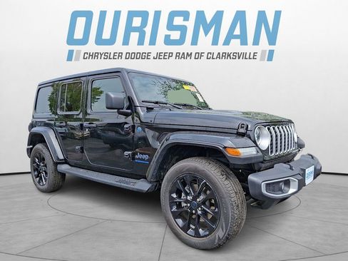 Used 2025 Jeep Wrangler Unlimited Sahara image 1