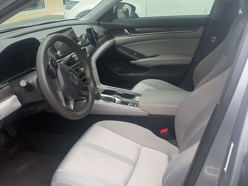 Used 2019 Honda Accord EX image 8