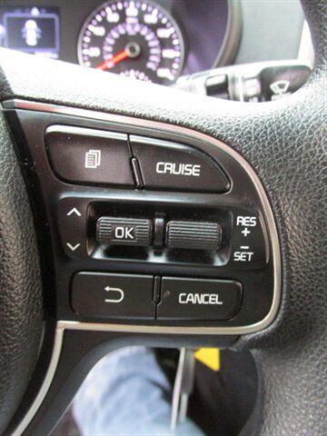 Used 2018 Kia Optima LX FWD image 25