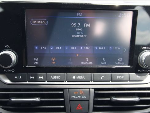 Used 2024 Nissan Altima 2.5 S FWD image 27