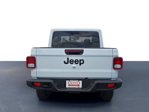 New 2025 Jeep Gladiator Sport image 6