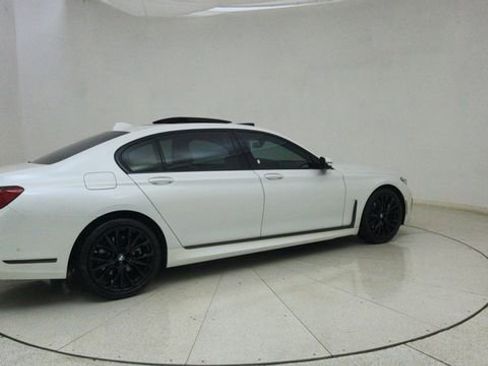 Used 2022 BMW 740i w/ M Sport Package image 73