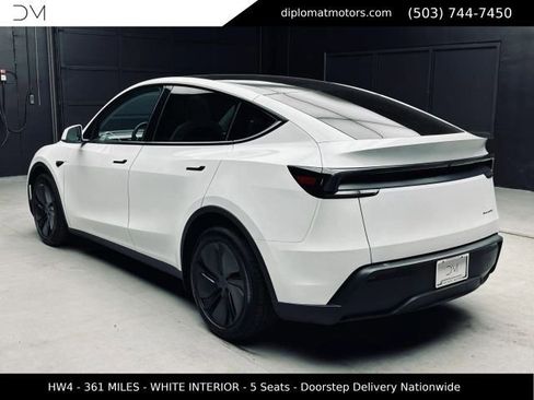 Used 2026 Tesla Model Y AWD image 4