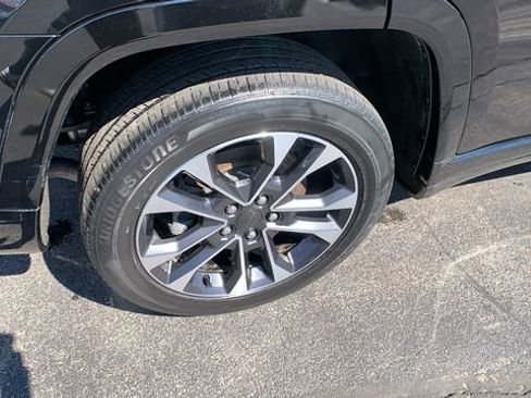 Used 2023 Jeep Grand Cherokee L Overland image 32