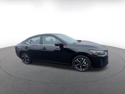 Used 2025 Nissan Sentra SV image 2