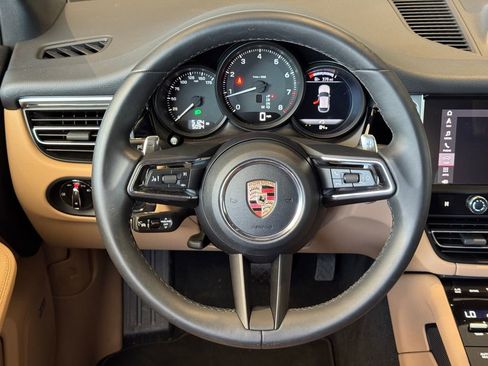 Certified 2026 Porsche Macan AWD/4WD image 17