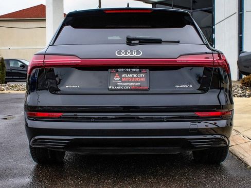 Used 2022 Audi e-tron Premium w/ Convenience Plus Package image 5