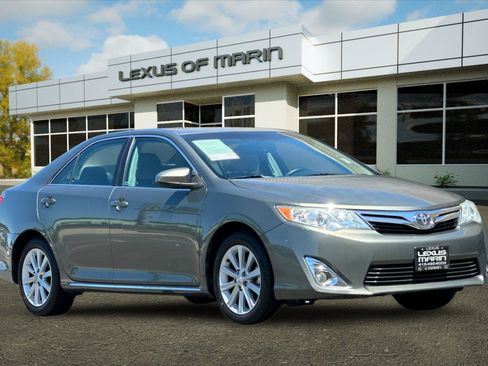 Used 2013 Toyota Camry XLE w/ Leather Pkg FWD image 6