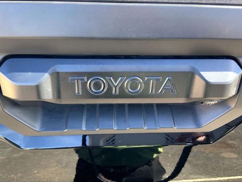 Used 2023 Toyota Tundra SR5 w/ SR5 Premium Package image 32