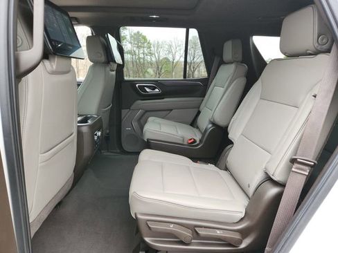 Used 2021 GMC Yukon SLT w/ SLT Premium Package image 11