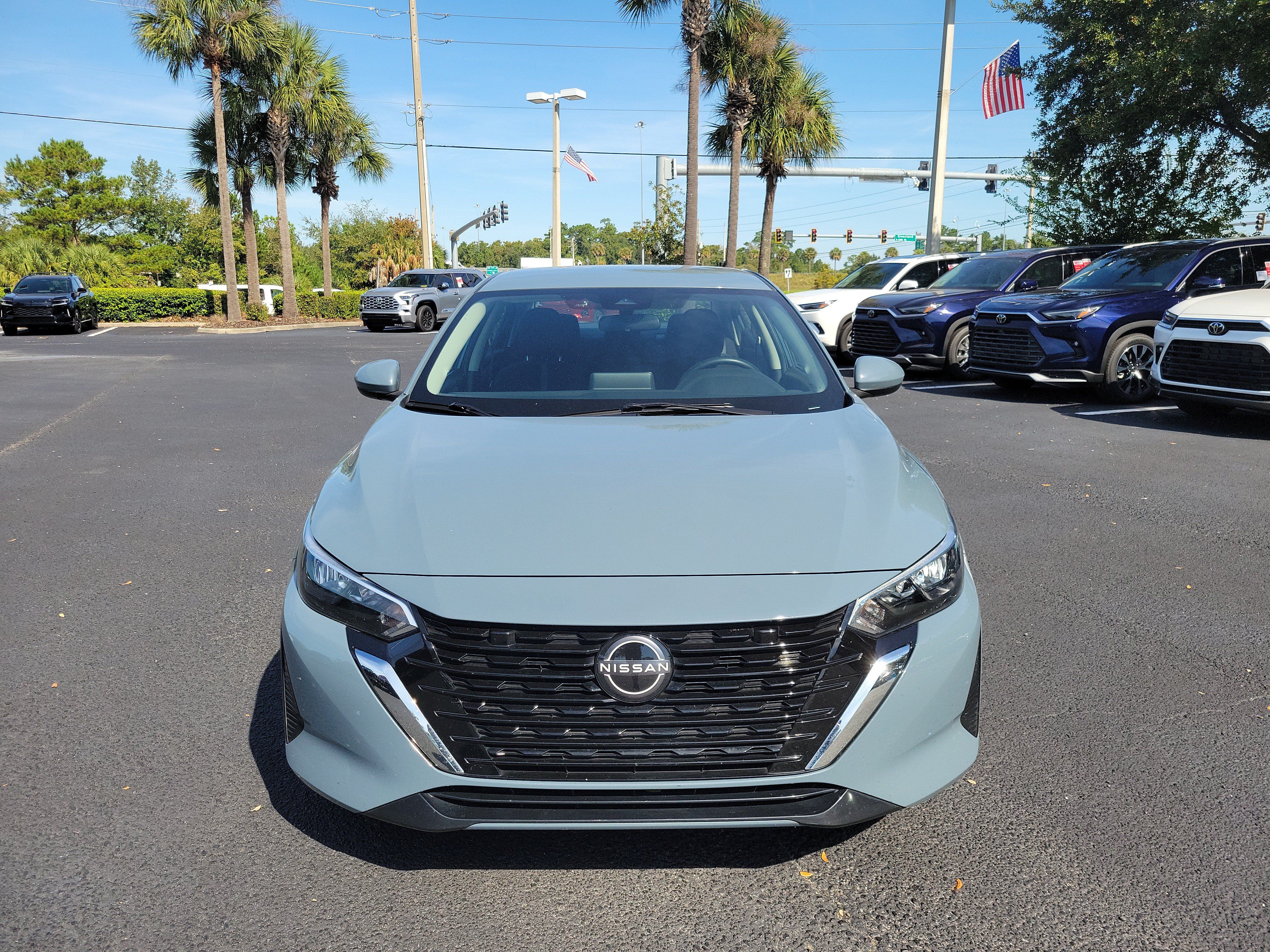Used 2025 Nissan Sentra SV FWD image 9