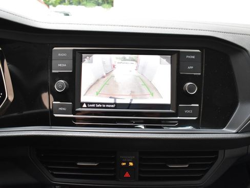 Used 2024 Volkswagen Jetta SE FWD image 28