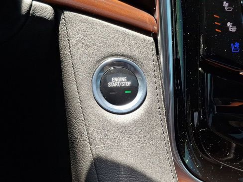 Used 2019 Cadillac Escalade Premium Luxury AWD/4WD image 24