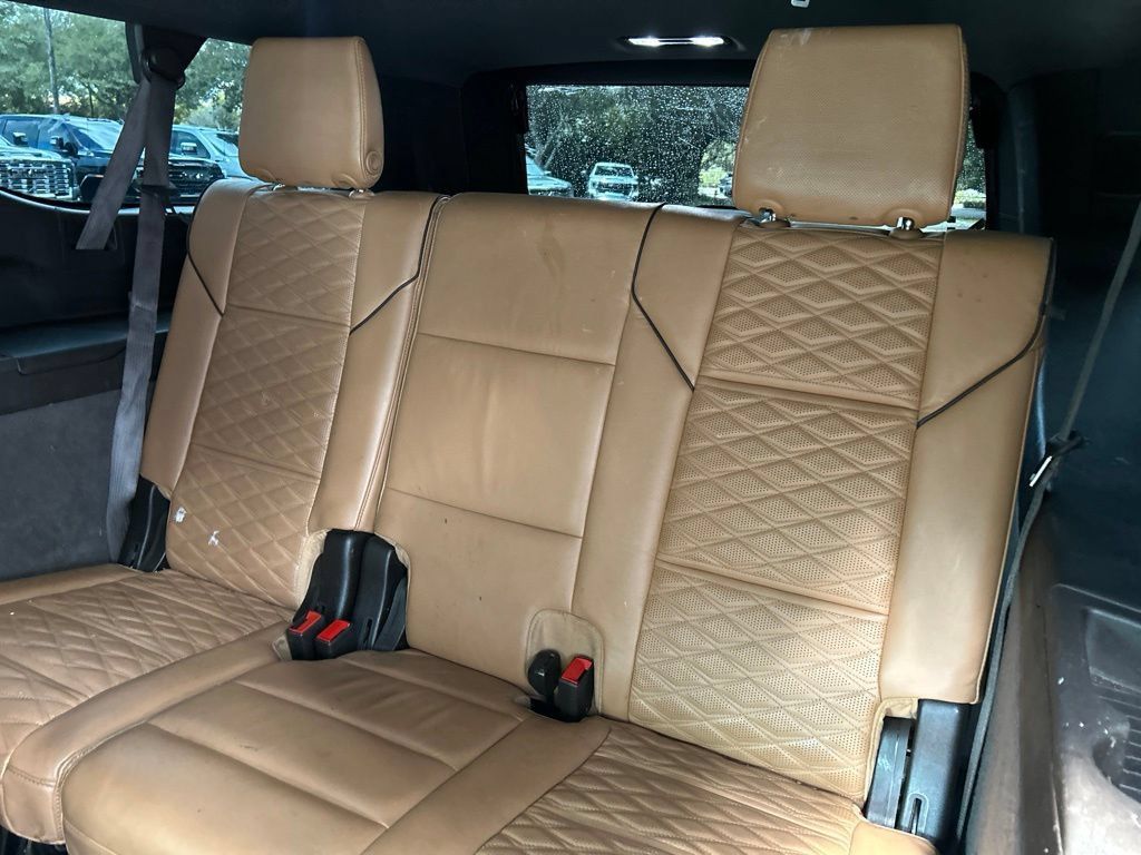 Used 2021 Cadillac Escalade ESV Premium Luxury AWD/4WD image 11