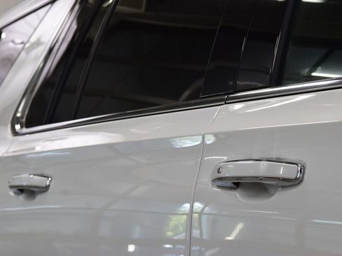 Used 2024 GMC Yukon XL Denali AWD/4WD image 19