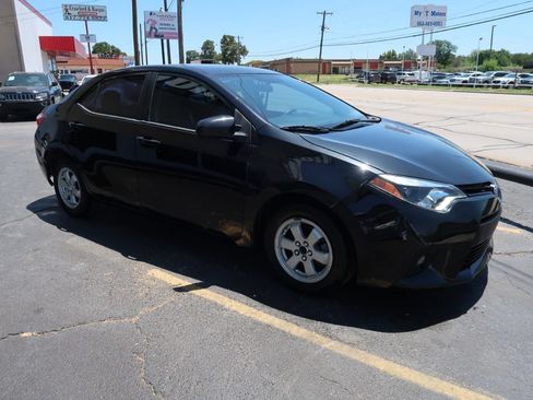 Used 2015 Toyota Corolla L FWD image 2