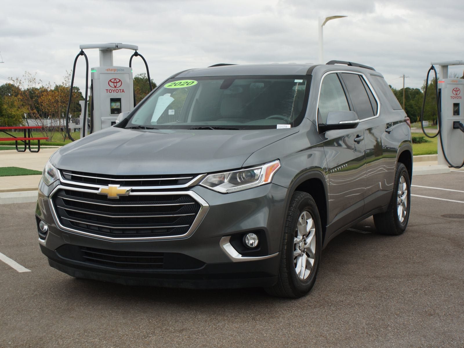 Used 2020 Chevrolet Traverse LT FWD image 16