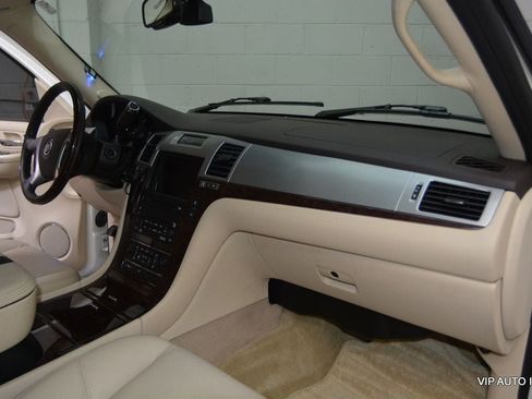 Used 2007 Cadillac Escalade AWD w/ Information Package image 16