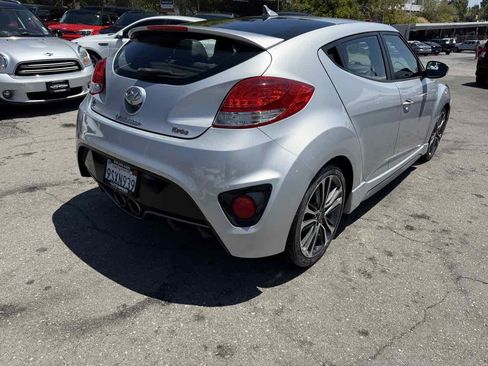 Used 2016 Hyundai Veloster Turbo FWD image 3