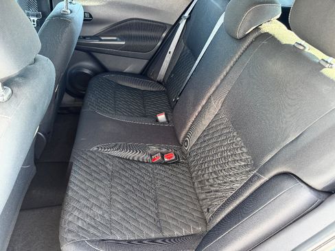 Used 2020 Nissan Kicks S image 22