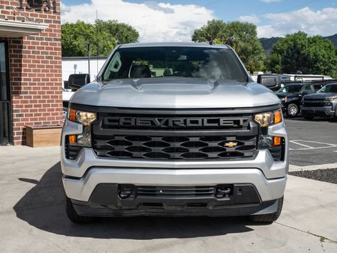 Used 2022 Chevrolet Silverado 1500 Custom RWD image 2