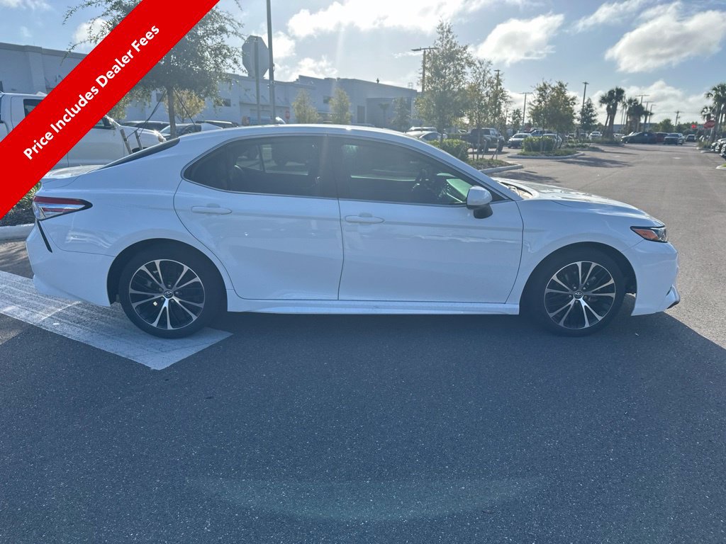 Used 2020 Toyota Camry SE FWD image 6