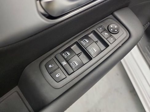 New 2026 Chrysler Pacifica Limited w/ S Appearance Package AWD/4WD image 17