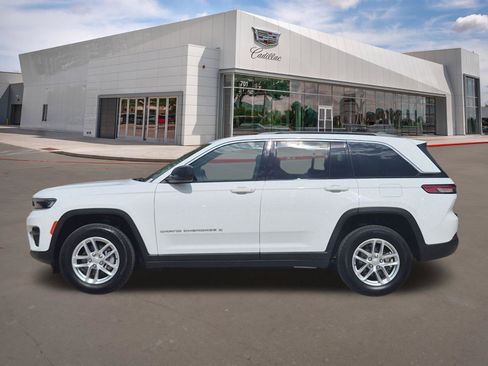 Used 2024 Jeep Grand Cherokee Laredo X RWD image 3