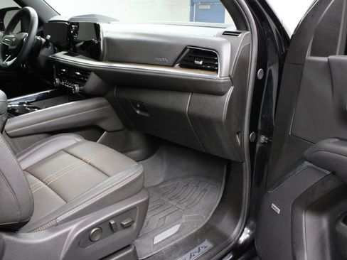 Used 2025 Chevrolet Tahoe High Country AWD/4WD image 44