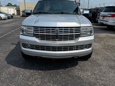 Used 2012 Lincoln Navigator 2WD image 2