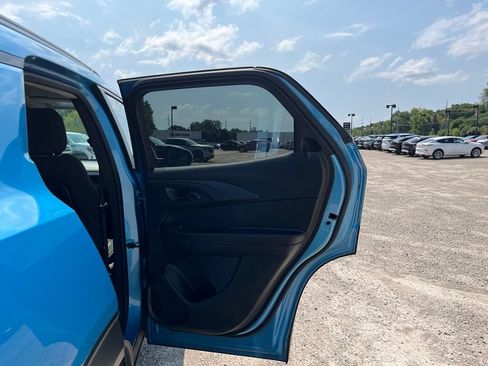 Used 2025 Chevrolet TrailBlazer LT AWD/4WD image 30