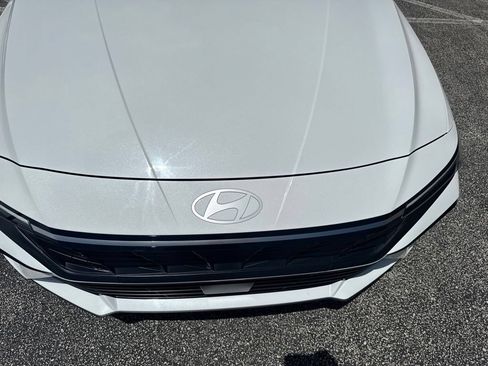 Certified 2025 Hyundai Elantra SEL FWD image 12