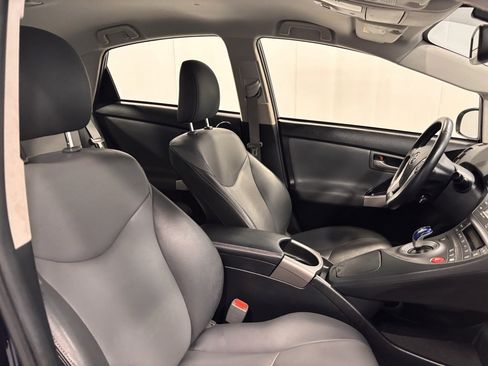 Used 2015 Toyota Prius One image 18