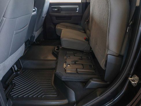 Used 2018 RAM 1500 Big Horn AWD/4WD image 32