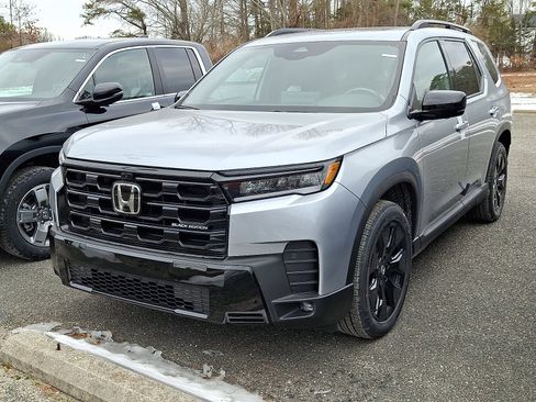New 2026 Honda Pilot Black Edition image 3
