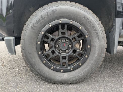 Used 2017 Chevrolet Colorado Z71 image 10