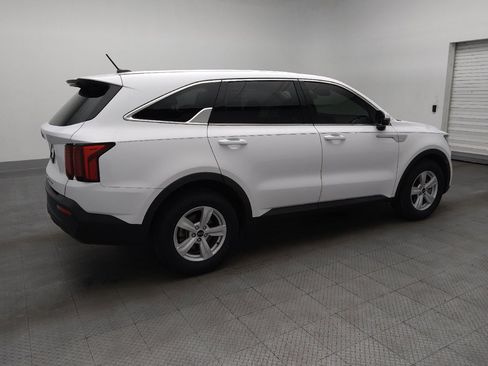 Used 2021 Kia Sorento LX image 10