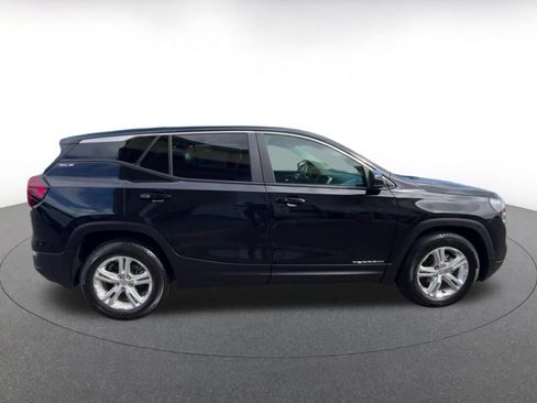 Used 2024 GMC Terrain SLE FWD image 15