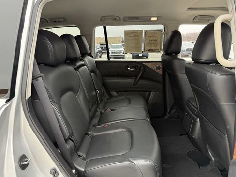 Used 2024 Nissan Armada SL image 27